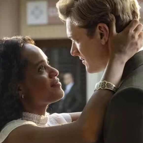 Em 'Garota do Momento', Beatriz, vivida por Duda Santos, se envolve com Beto, personagem do ator Pedro Novaes