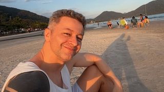 A fila andou? Ex de Sandy, Lucas Lima posta foto de mulher loira nas redes sociais e coração entrega suposto romance; saiba quem é!