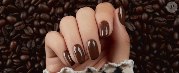 Cor marrom está em alta para esmalte