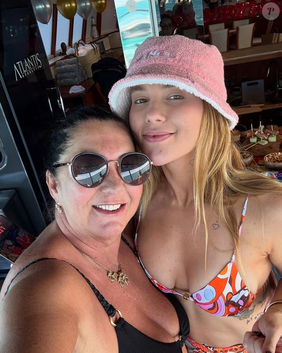 Segundo informações da coluna de Erlan Bastos do EM OFF, Margareth Serrão, mãe de Virginia Fonseca, estaria em um novo relacionamento.