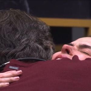 Entrada de Tadeu Schmidt no BBB 26 viraliza e repercute nas redes sociais