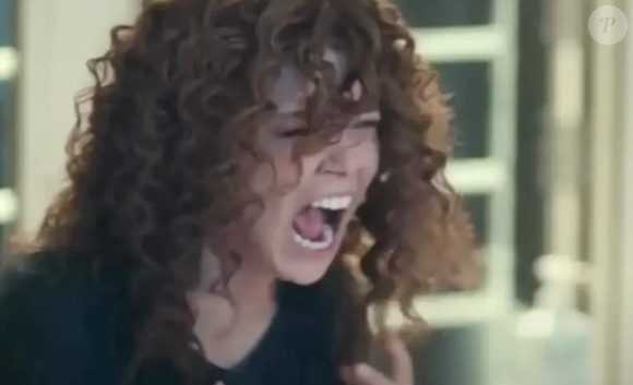 Qual é o final de Sirin em 'Força de Mulher'? Após aprontar poucas e boas com a maioria dos personagens da trama, a vilã será internada em uma clínica psiquiátrica.