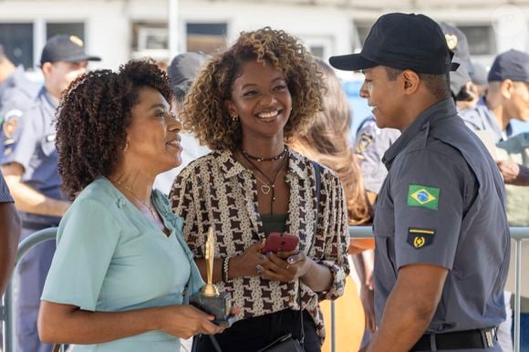 Jussara (Vilma Melo) sofre de um problema cardíaco e precisará passar por uma cirurgia que custa muito dinheiro, fazendo com que o mocinho tome medidas drásticas para salvar a mãe.