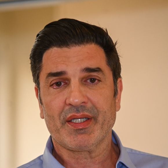 Edu Guedes contou para Alezinho que faria uma cirurgia para retirada de pedras nos rins