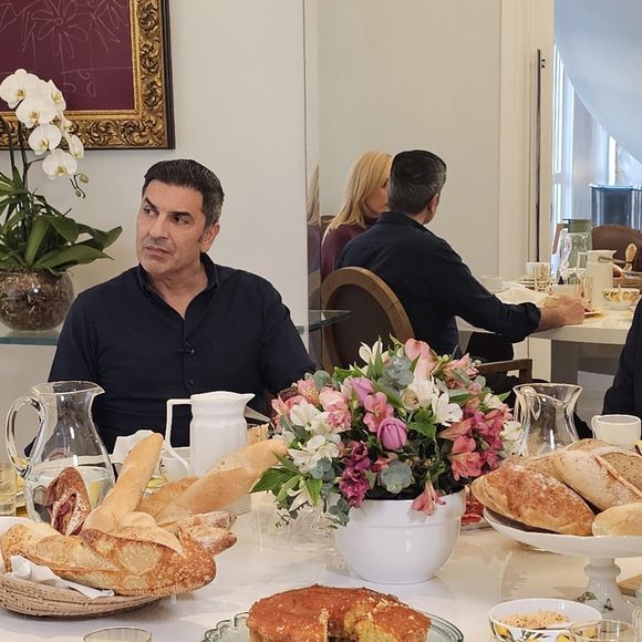 Ana Hickmann acompanhou Edu Guedes na entrevista ao programa ‘Domingo Espetacular’