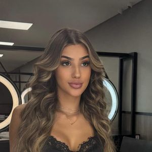 Na quarta‑feira (11), Bia gravou um vídeo afirmando que foi vítima de agressão física: socos e tentativas de enforcamento, voltando a mencionar também ameaças em relação à filha do casal, Maysha, de quase três meses.