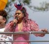 Preta Gil ganhou homenagem de Márcio Victor no 1º dia do Carnaval 2026 de Salvador, em 12 de fevereiro de 2026 - foto mostra a cantora com seu bloco em São Paulo