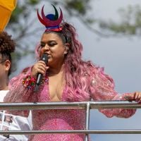Carnaval 2026 com Preta Gil, sim! Márcio Victor chora com homenagem à cantora no 1º dia oficial da folia em Salvador. Vídeo!