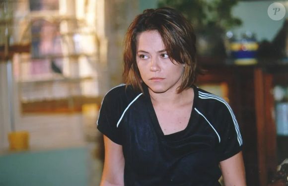 Viviane Pasmanter chegou a machucar a perna durante gravação da novela 'Uga-Uga' em 2000