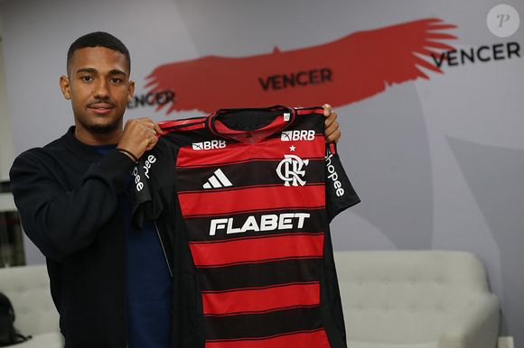 Samuel Lino, do Flamengo, chegou ao time do Rio em julho de 2025
