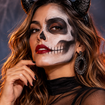 Maquiagem para Halloween 2026: 20 fotos para inspirar e + um raio-x com as melhores dicas de especialistas, da pele com alta fixação aos penteados de impacto