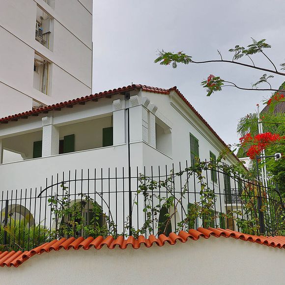 Mansão que serviu de cenário para Ainda Estou Aqui se tornará museu no Rio de Janeiro