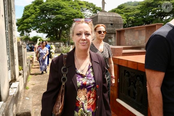 Corpo de Juca de Oliveira foi enterrado pela única filha, Isabella, produtora teatral