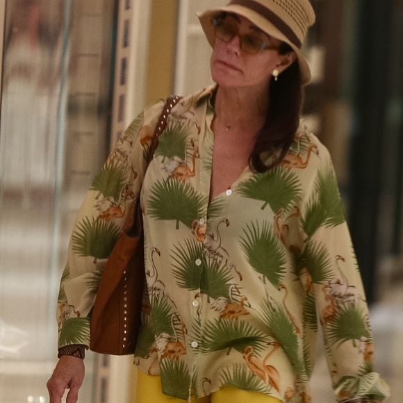 Christiane Torloni teve nome ventilado para ingressar no 'BBB 26', porém foi clicada em shopping do Rio no final de semana antes da estreia do reality