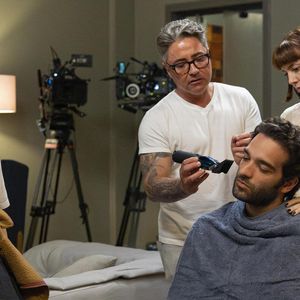 Bastidores da cena em que Afonso corta o cabelo após descobrir leucemia