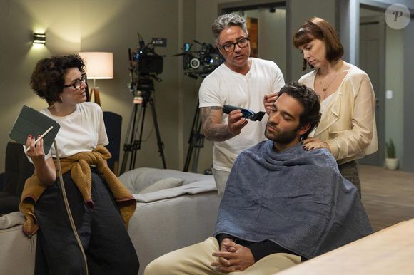 Bastidores da cena em que Afonso corta o cabelo após descobrir leucemia