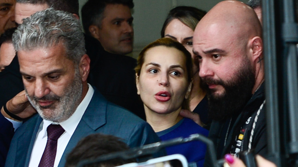 Da bolsa Hermès à cadeia: para onde Deolane será transferida? Veja 11 fotos da advogada, investigada por lavagem de dinheiro e envolvimento com organização criminosa, em transferência para presídio
