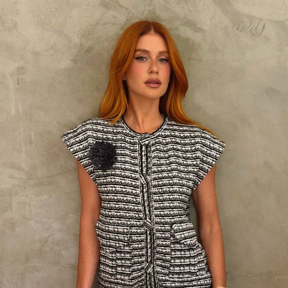 A atriz Marina Ruy Barbosa voltou a movimentar as redes sociais nesta segunda-feira (6) ao compartilhar um novo post em seu Instagram