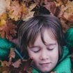 Se você quer que seus filhos sejam mais resilientes e felizes, experimente adotar esse hábito; os pais nórdicos sempre fazem isso