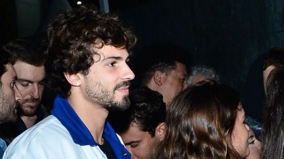 Filho de surfista francês e apontado como affair de Anitta: quem é Lucca Picon, ator fotografado com irmã de Bruna Marquezine no The Town