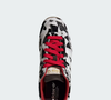 Fugindo dos já populares Samba e Gazelle, o Adidas Japan aparece como a nova aposta da marca alemã para quem busca um visual mais sofisticado no inverno, combinando design retrô, acabamento em couro e um estilo urbano elegante que conversa diretamente com mulheres maduras apaixonadas por moda
