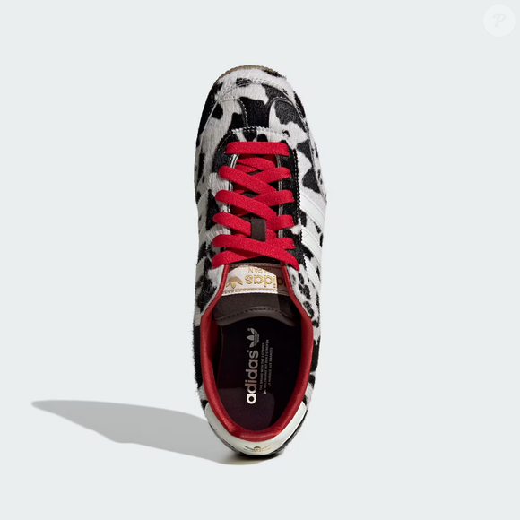 Fugindo dos já populares Samba e Gazelle, o Adidas Japan aparece como a nova aposta da marca alemã para quem busca um visual mais sofisticado no inverno, combinando design retrô, acabamento em couro e um estilo urbano elegante que conversa diretamente com mulheres maduras apaixonadas por moda