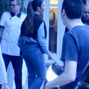 Depois de ser homenageada pelo ex-marido Daniel Cady e de brincar que é 'atacante' na vida, Ivete Sangalo apareceu ao lado de Tiago Maia em novo registro que chamou atenção dos fãs