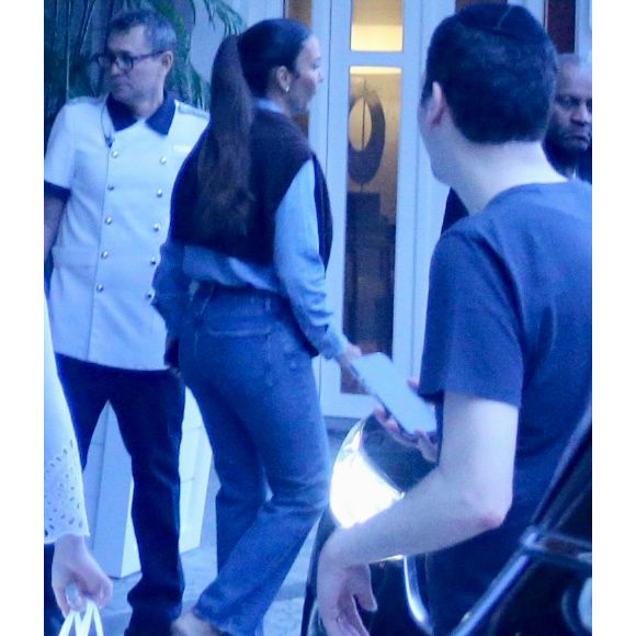 Depois de ser homenageada pelo ex-marido Daniel Cady e de brincar que é 'atacante' na vida, Ivete Sangalo apareceu ao lado de Tiago Maia em novo registro que chamou atenção dos fãs