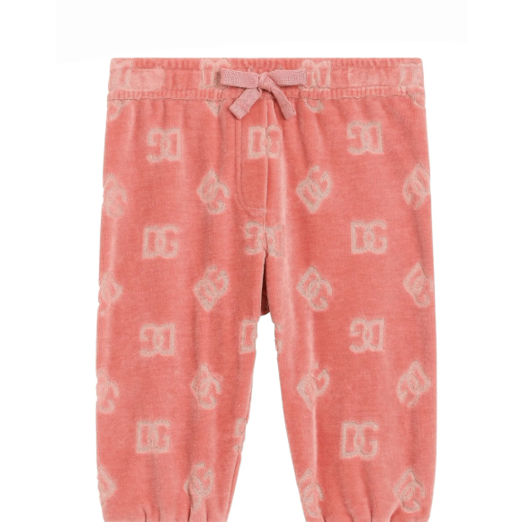 Mavie também usou calça da Dolce&Gabbana.