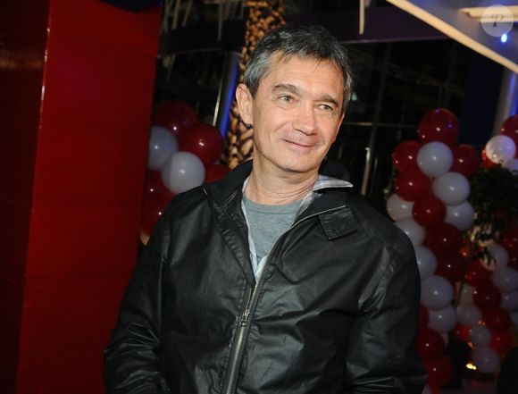 Serginho Groisman ficou bem preocupado com longa cirurgia de emergência da mãe, Ana, sem citar o motivo da operação e quando isso ocorreu: 'Estava no hospital na hora em que ela entrou para a cirurgia, lá pelas oito, nove horas da manhã'