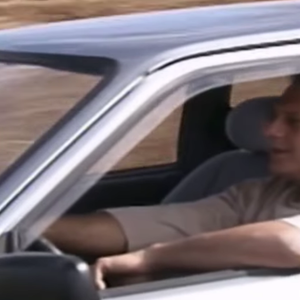 Na novela 'A Viagem', Alexandre (Guilherme Fontes) promete vingança contra Otávio (Antonio Fagundes), que morrerá em um acidente de carro