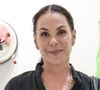 Botox natural é o segredo de skincare de Carolina Ferraz, aos 58 anos: 'Testa mexe menos'