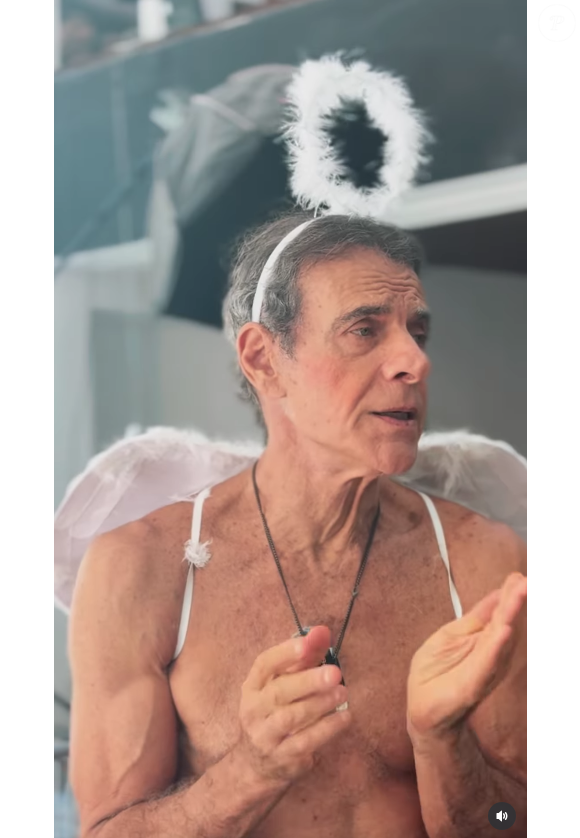 Agora, Mário Gomes entrou na onda da harmonização facial e surpreendeu a web por seu antes e depois