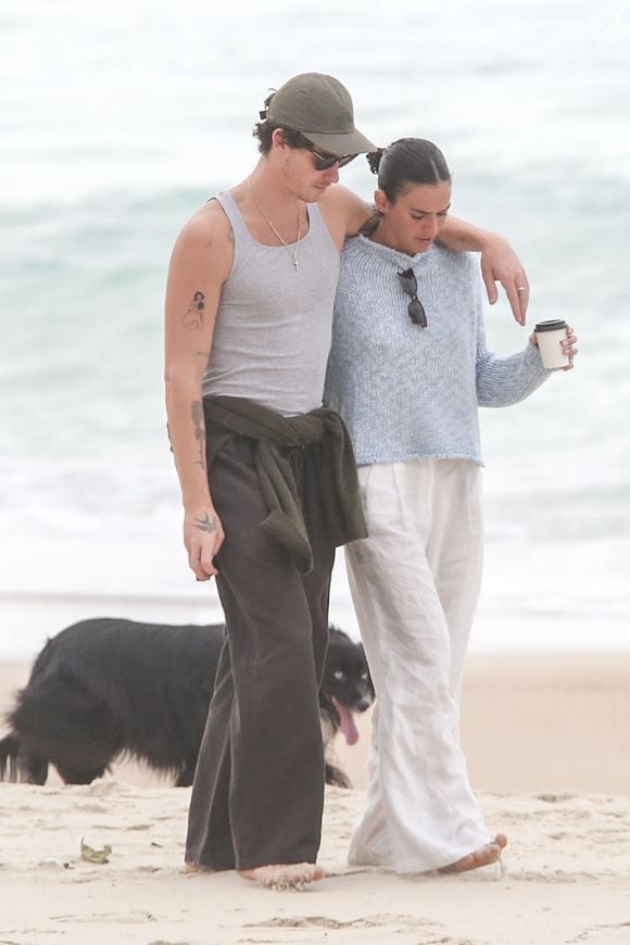 10. Entre passeios por Ipanema e momentos de descanso na cobertura de Bruna Marquezine, Shawn Mendes aproveita a temporada no Brasil em um dos endereços mais luxuosos da Zona Sul carioca. As informações são do Jornal O Globo