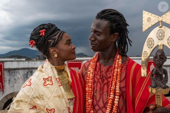 Rei Cayman II  (Welket Bungué) e Rainha Niara (Erika Januza) nos bastidores da novela 'A Nobreza do Amor'