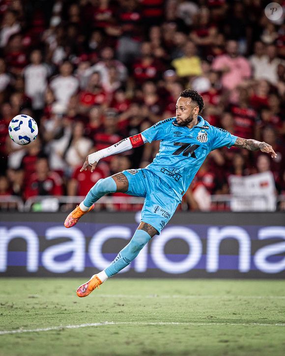 Neymar sofreu com lesões na coxa por várias vezes e viu o Santos ser eliminado do Campeonato Paulista e da Copa do Brasil