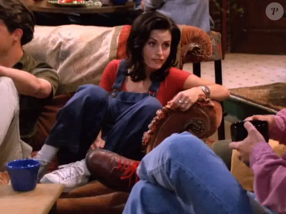 20 anos após fim de 'Friends', Mônica Geller mantém seu legado fashion: 20 fotos dos looks icônicos de Courtney Cox na série