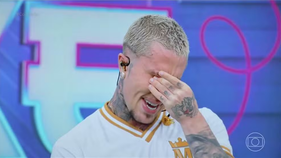 Mensagem religiosa e atitude para fugir dos ataques: as reações de MC Daniel após ser alvo de graves acusações de Lorena Maria