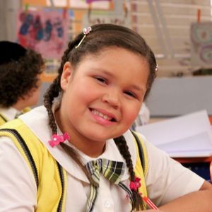 Aysha Benelli, aos 21 anos, ficou conhecida por dar vida à Laura em 'Carrossel', exibida pelo SBT entre os anos 2012 e 2013.