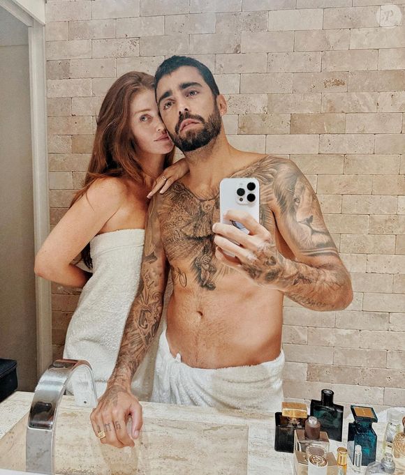 Pedro Scooby negou que traição ou desrespeito tenham provocado o fim de seu casamento com Cintia Dicker. Segundo informações da coluna de Lucas Pasin, do Metrópoles, o surfista pediu respeito ao momento vivido pelo ex-casal: 'não houve traição, nem desrespeito! Muito pelo contrário!'