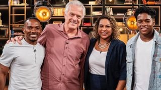 Mãe de Endrick posta suposta indireta após ex-marido, pai do jogador, viver rumor de affair com Miss Bumbum