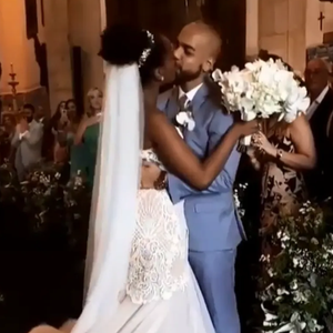 IZA e Sérgio Santos fizeram seus votos hoje na Igreja do Outeiro da Glória  no ano de 2018, mesmo lugar onde ocorrerá casamento da novela 'Vale Tudo'