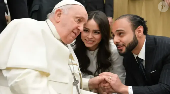 Casal recém-casado pediu conselho ao Papa e recebeu uma lição poderosa sobre amor, brigas e reconciliação.