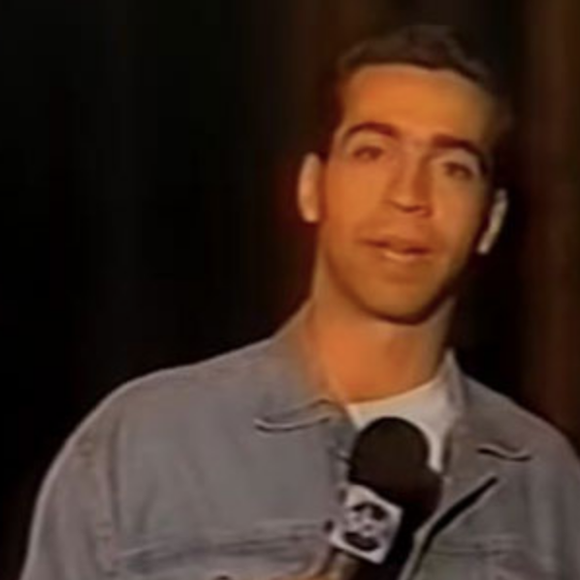 César Tralli deixou o 'Aqui Agora' em 1993, dois anos depois, quando recebeu uma oportunidade na Globo