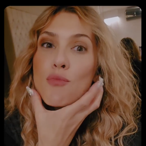 Lívia Andrade comentou sobre a dor: "Não basta ser um [nervo], é logo três. Vocês não estão entendendo, é a pior dor que senti na minha vida"