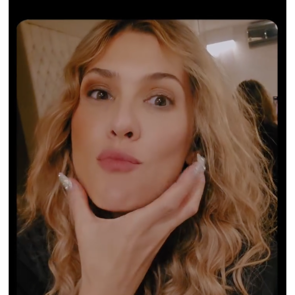 Lívia Andrade comentou sobre a dor: "Não basta ser um [nervo], é logo três. Vocês não estão entendendo, é a pior dor que senti na minha vida"