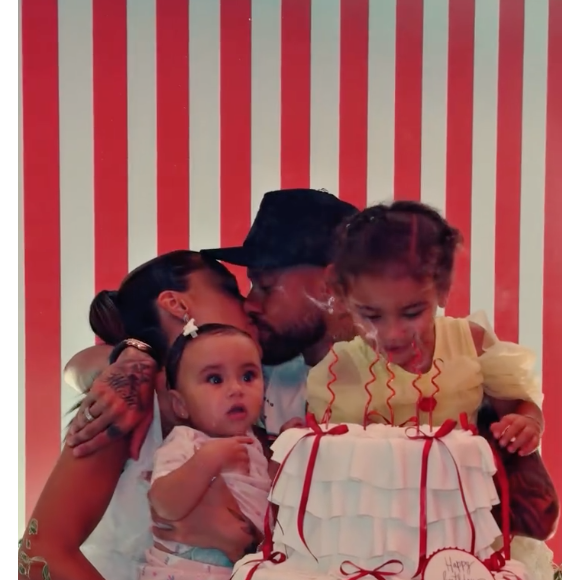 Bruna Biancardi e Neymar trocaram declarações de amor durante a festa e a modelo se mostrou muito feliz