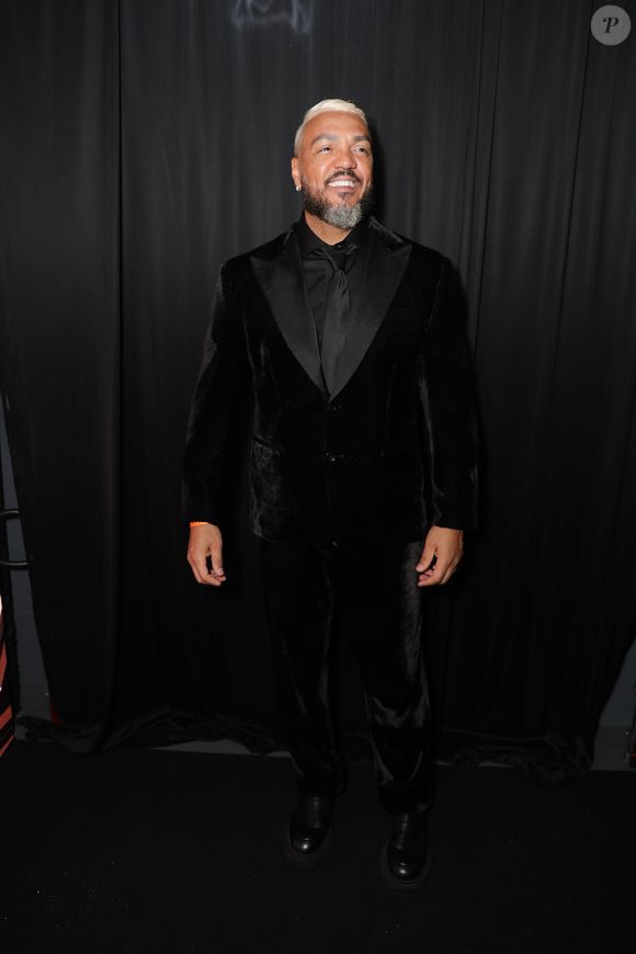 Belo marcou presença na festa de Leo Dias - ele é ex-marido de Gracyanne Barbosa.