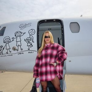 Primeira participação de Virgínia Fonseca em uma semana de moda internacional já movimenta a internet com registros da viagem e do look escolhido