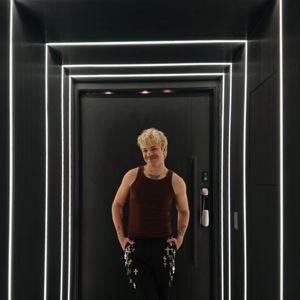 Gabriel Nandes chega ao Estrelas da Casa com experiência como cantor e compositor e trabalhos ao lado de nomes conhecidos da música brasileira